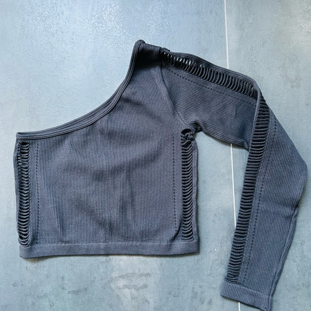 Black One-Shoulder Crop Top